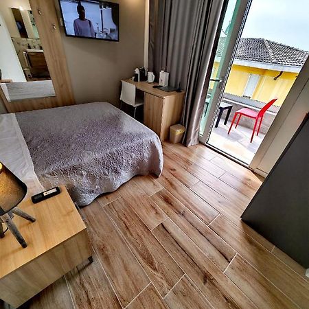 Residenza Delizia Camere & Appartamenti "Residenze Del Cuore" Verona Eksteriør billede