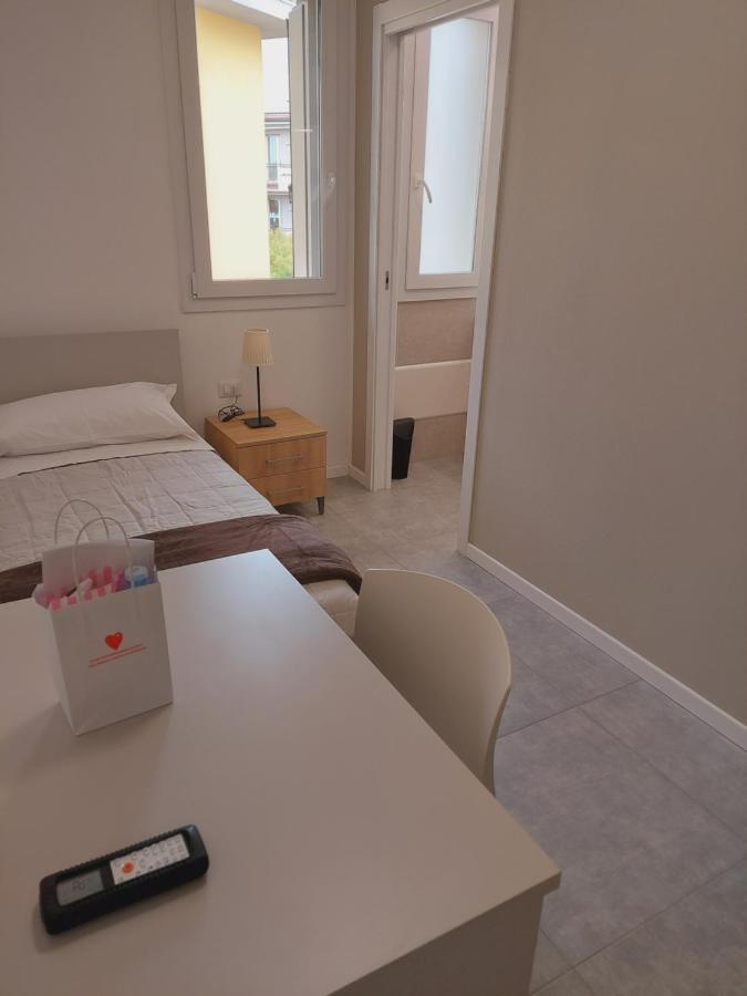 Residenza Delizia Camere & Appartamenti "Residenze Del Cuore" Verona Eksteriør billede