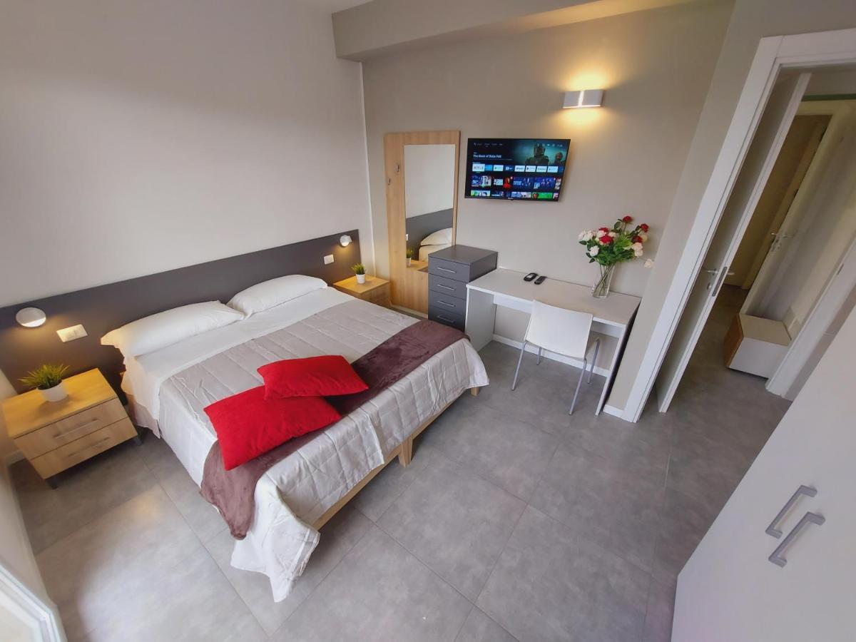Residenza Delizia Camere & Appartamenti "Residenze Del Cuore" Verona Eksteriør billede