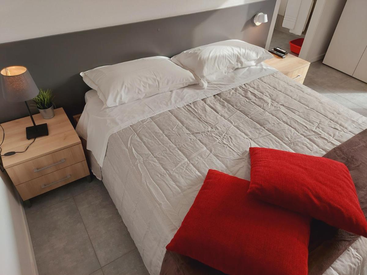 Residenza Delizia Camere & Appartamenti "Residenze Del Cuore" Verona Eksteriør billede