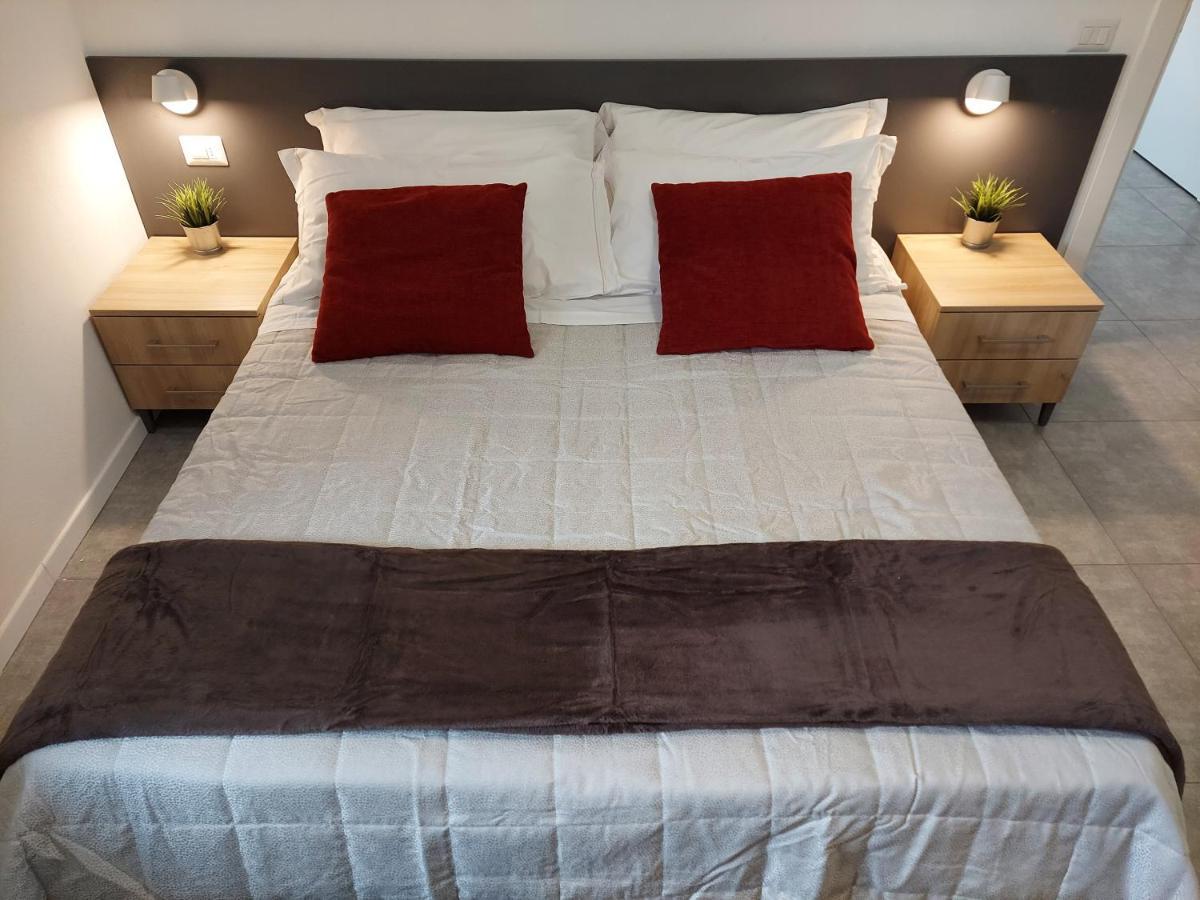 Residenza Delizia Camere & Appartamenti "Residenze Del Cuore" Verona Eksteriør billede
