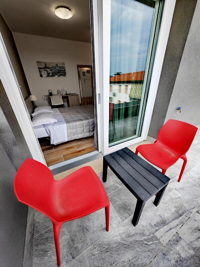 Residenza Delizia Camere & Appartamenti "Residenze Del Cuore" Verona Eksteriør billede