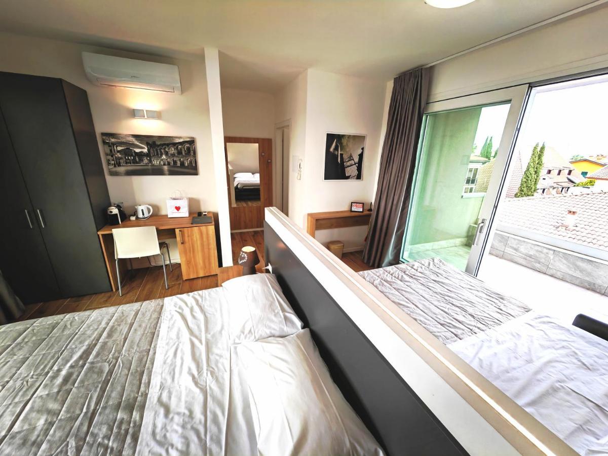 Residenza Delizia Camere & Appartamenti "Residenze Del Cuore" Verona Eksteriør billede