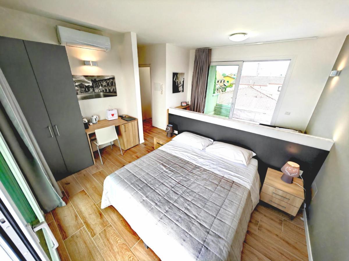 Residenza Delizia Camere & Appartamenti "Residenze Del Cuore" Verona Eksteriør billede