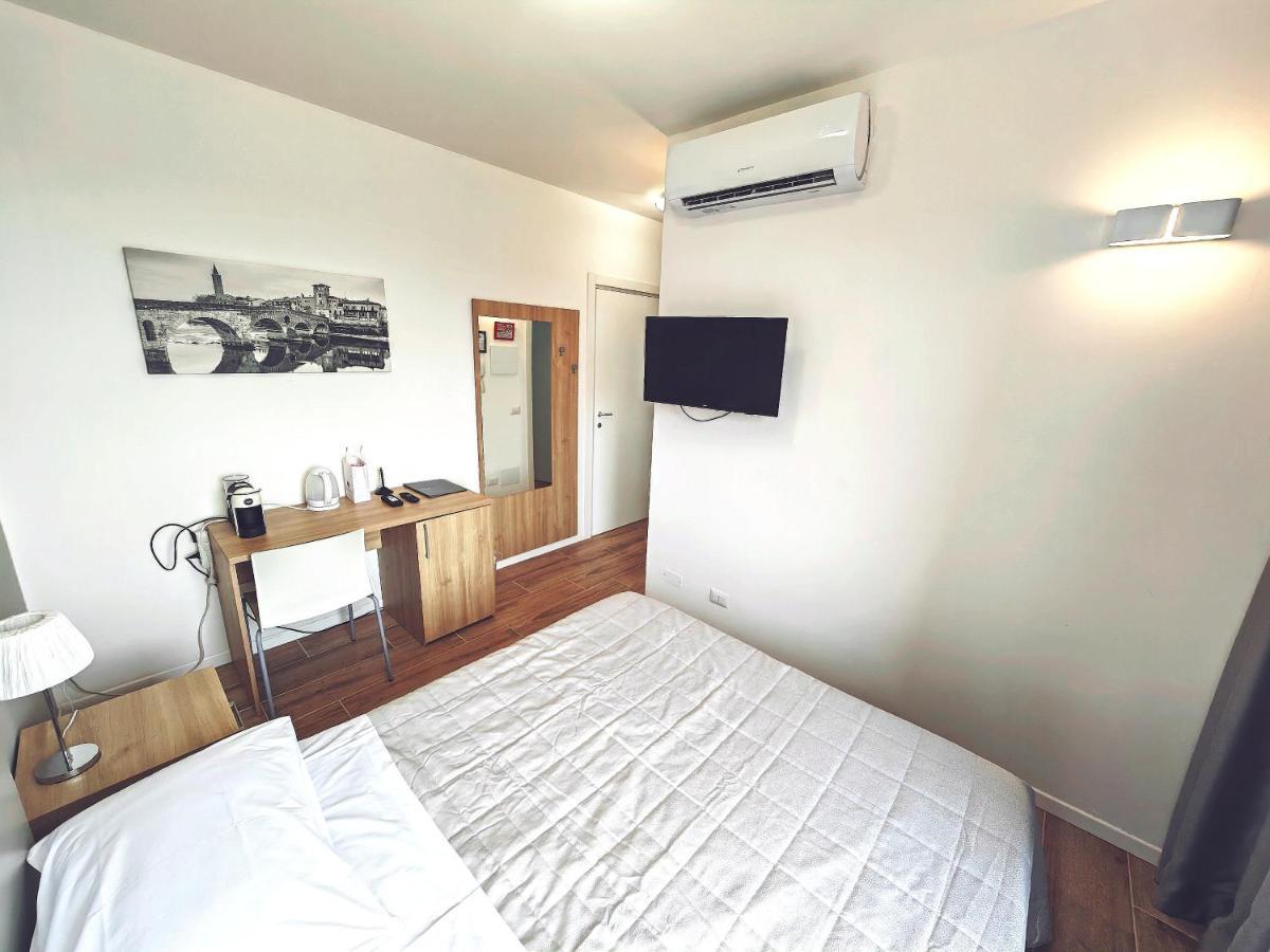 Residenza Delizia Camere & Appartamenti "Residenze Del Cuore" Verona Eksteriør billede